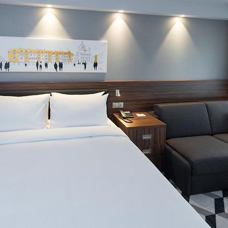 Hotel Hampton By Hilton Poznan Old Town Exterior foto