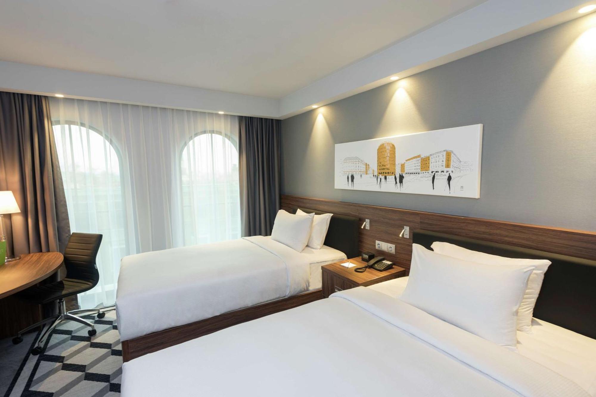 Hotel Hampton By Hilton Poznan Old Town Exterior foto