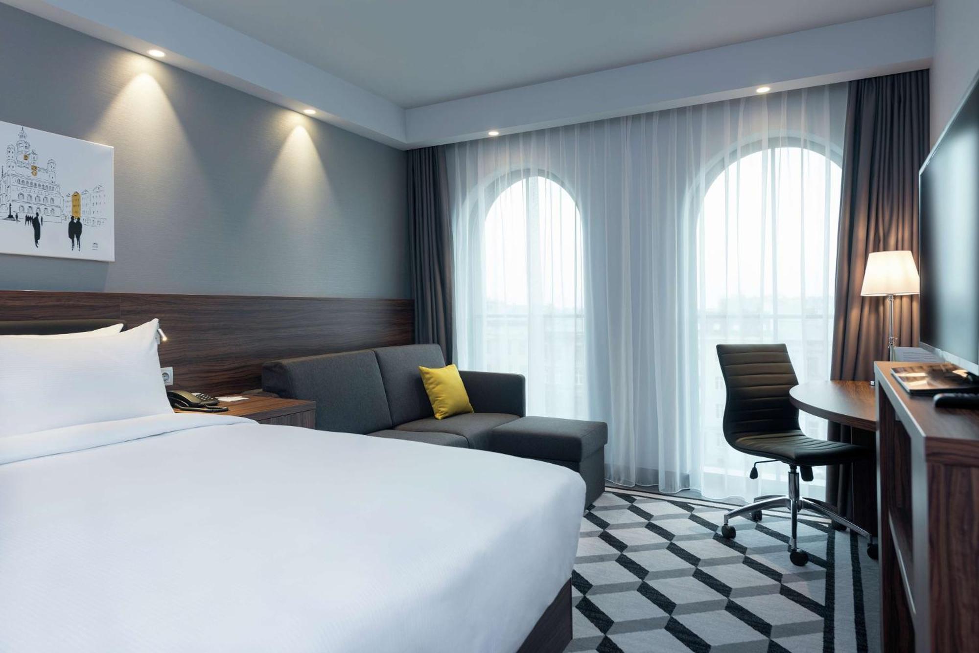 Hotel Hampton By Hilton Poznan Old Town Exterior foto