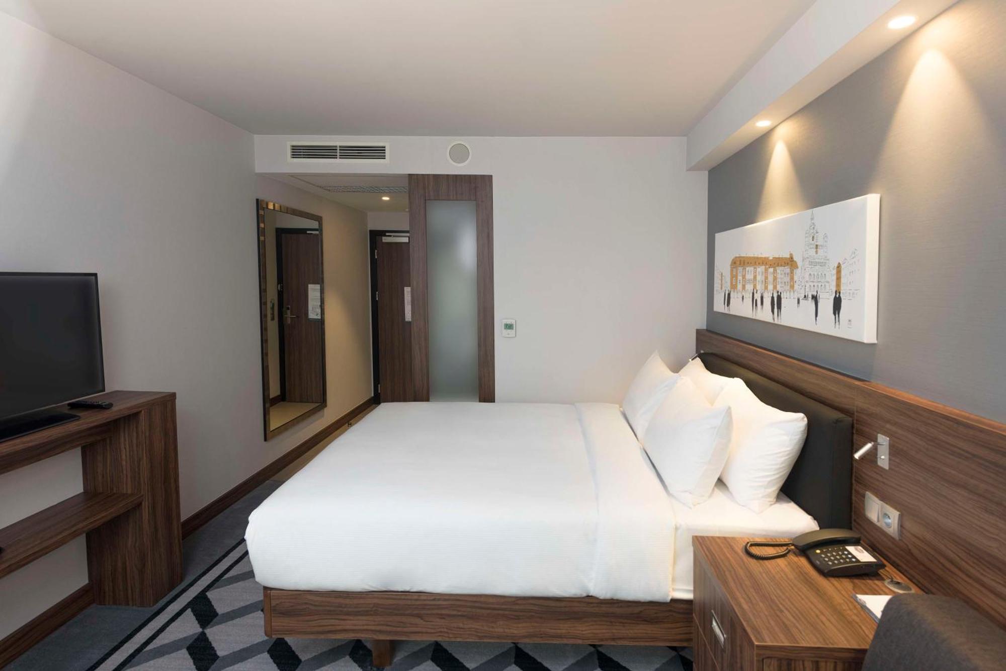 Hotel Hampton By Hilton Poznan Old Town Exterior foto