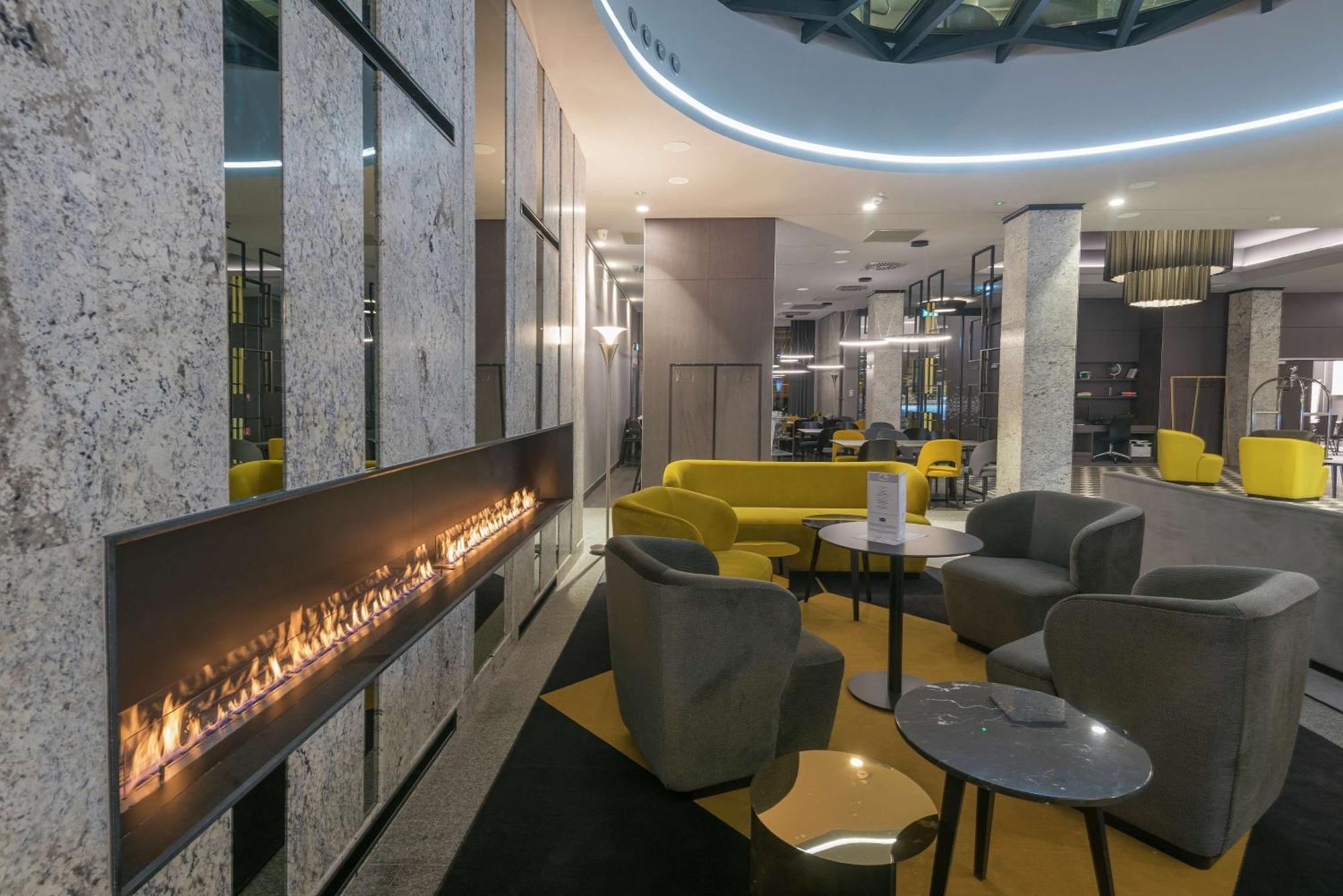 Hotel Hampton By Hilton Poznan Old Town Exterior foto